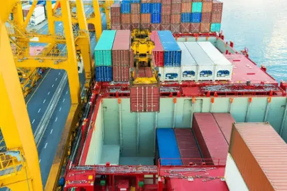 CONTAINER KHÔ 20 FEET  – GIẢI PHÁP LƯU TRỮ VÀ VẬN CHUYỂN HIỆU QUẢ
