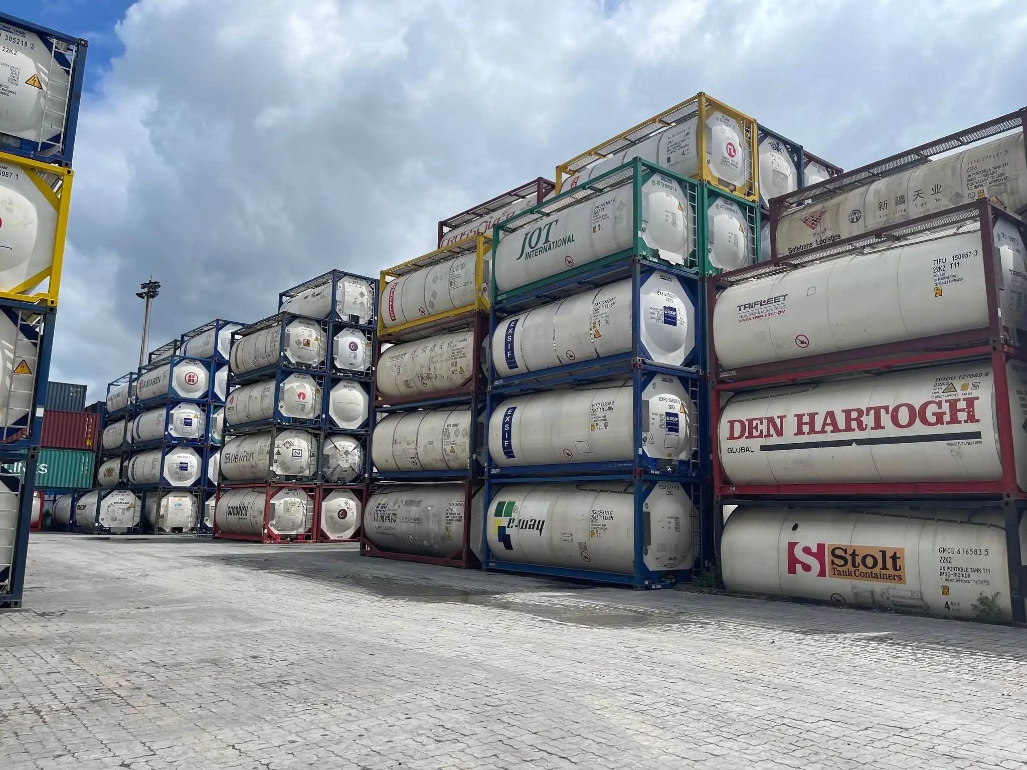 CÔNG TY TNHH THƯƠNG MẠI – DỊCH VỤ CONTAINER ASIA